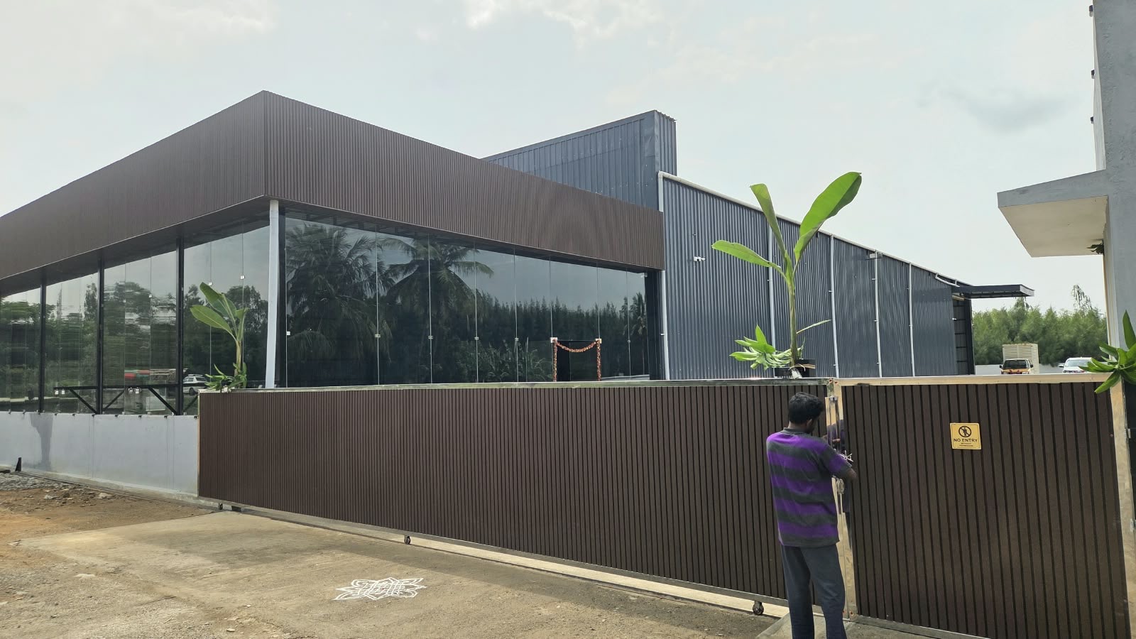 DAINA Machinery India: warehouse exterior and main gate